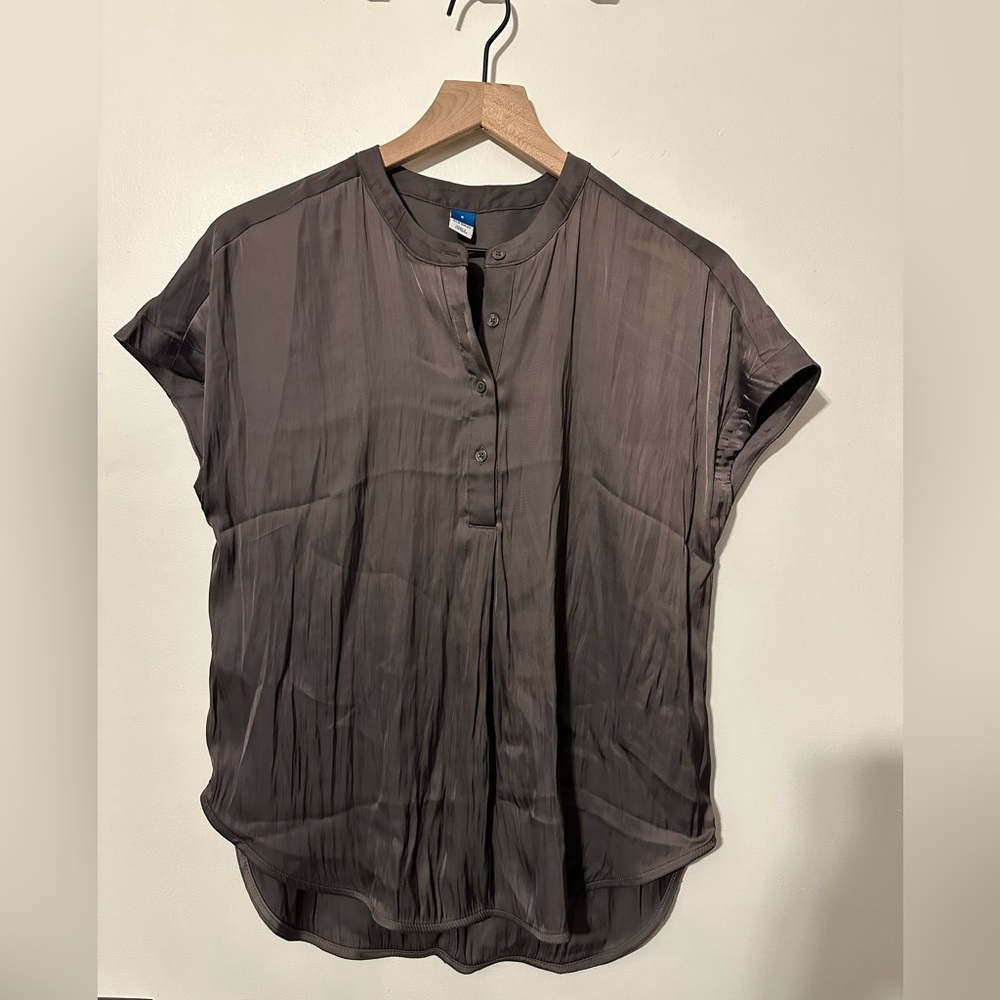 Old Navy Silky Top Size Small